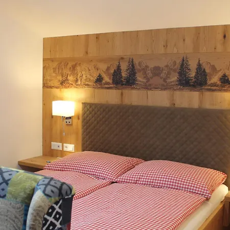 Sonne 3* نيديراو